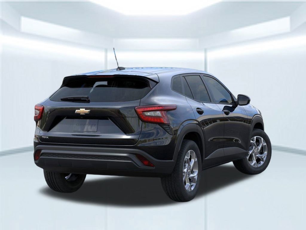 2026 Chevrolet Trax LS photo 3