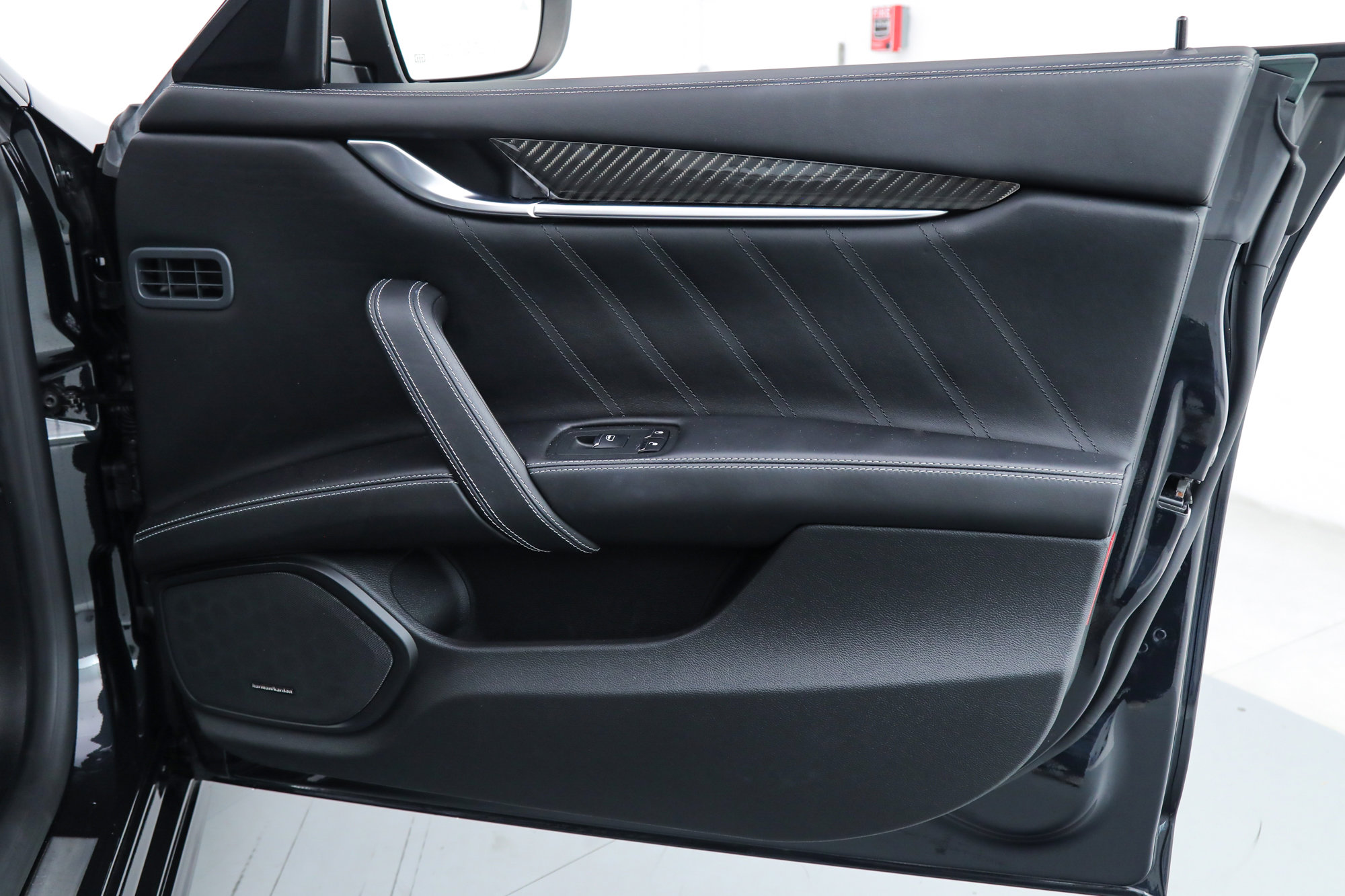 2022 Maserati Ghibli Modena Q4 photo 14