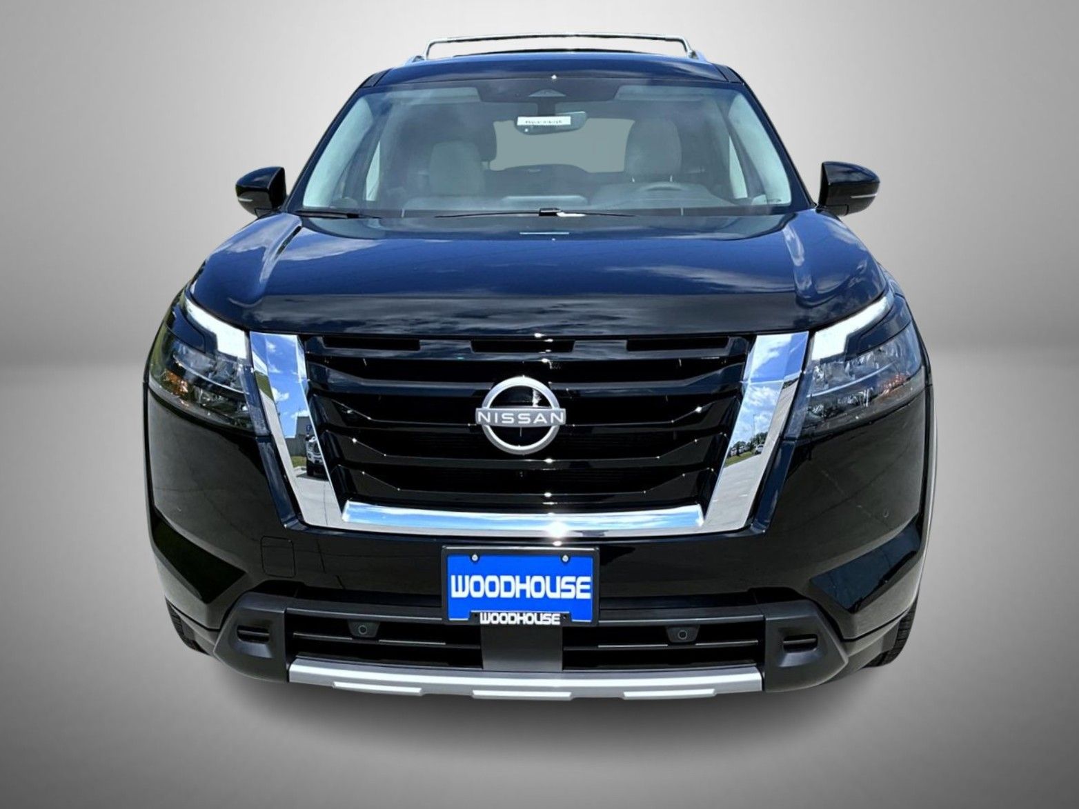 2025 Nissan Pathfinder SL photo 2