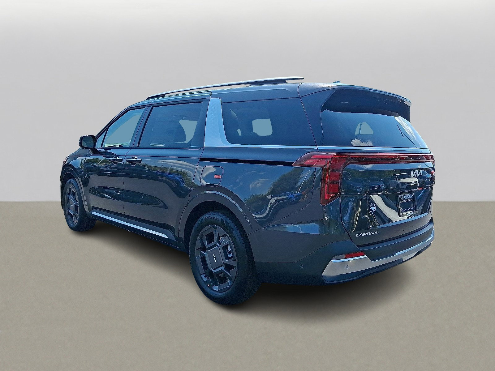 2026 Kia Carnival SX photo 2