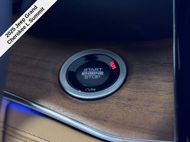2025 Jeep Grand Cherokee L Summit Reserve photo 28