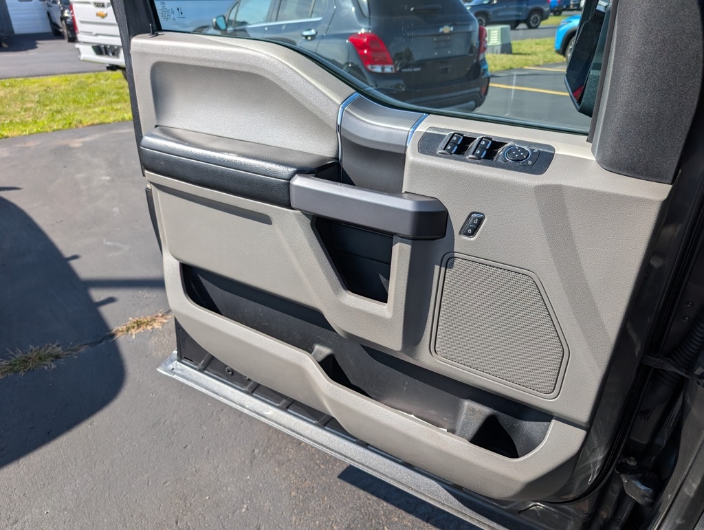 2019 Ford F-150 XLT photo 11
