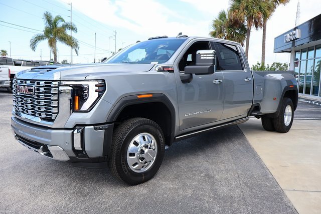 2025 Gmc Sierra 3500 HD Denali photo 4