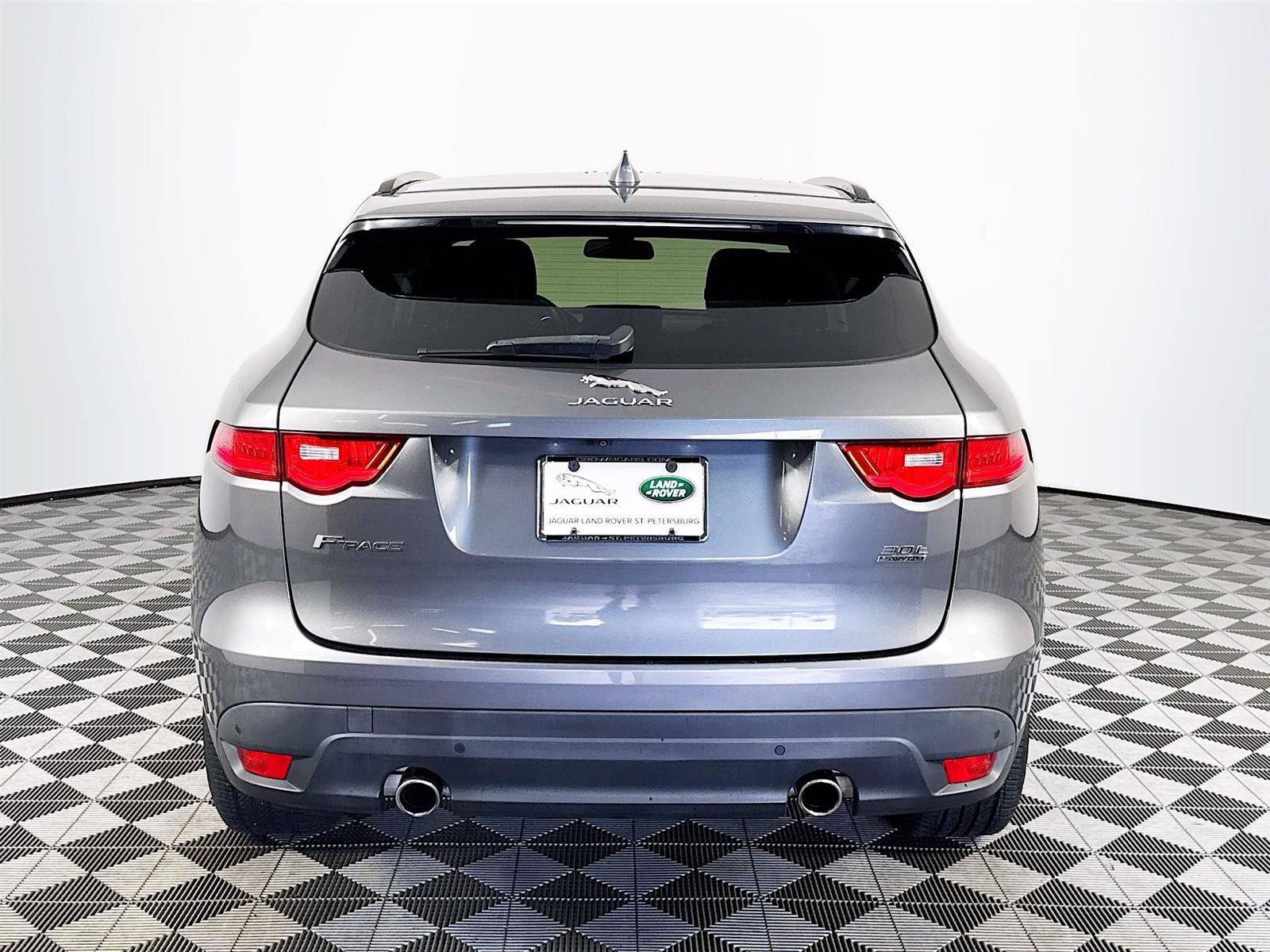 2018 Jaguar F-PACE Prestige photo 5