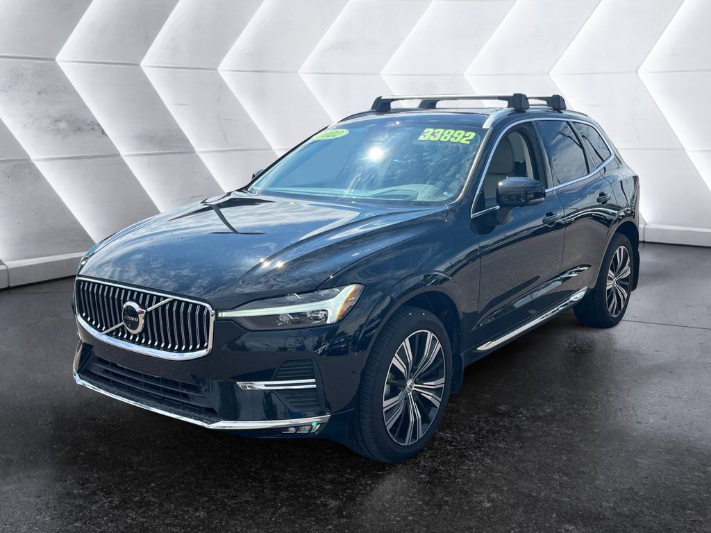 2022 Volvo XC60 B5 Inscription photo 2