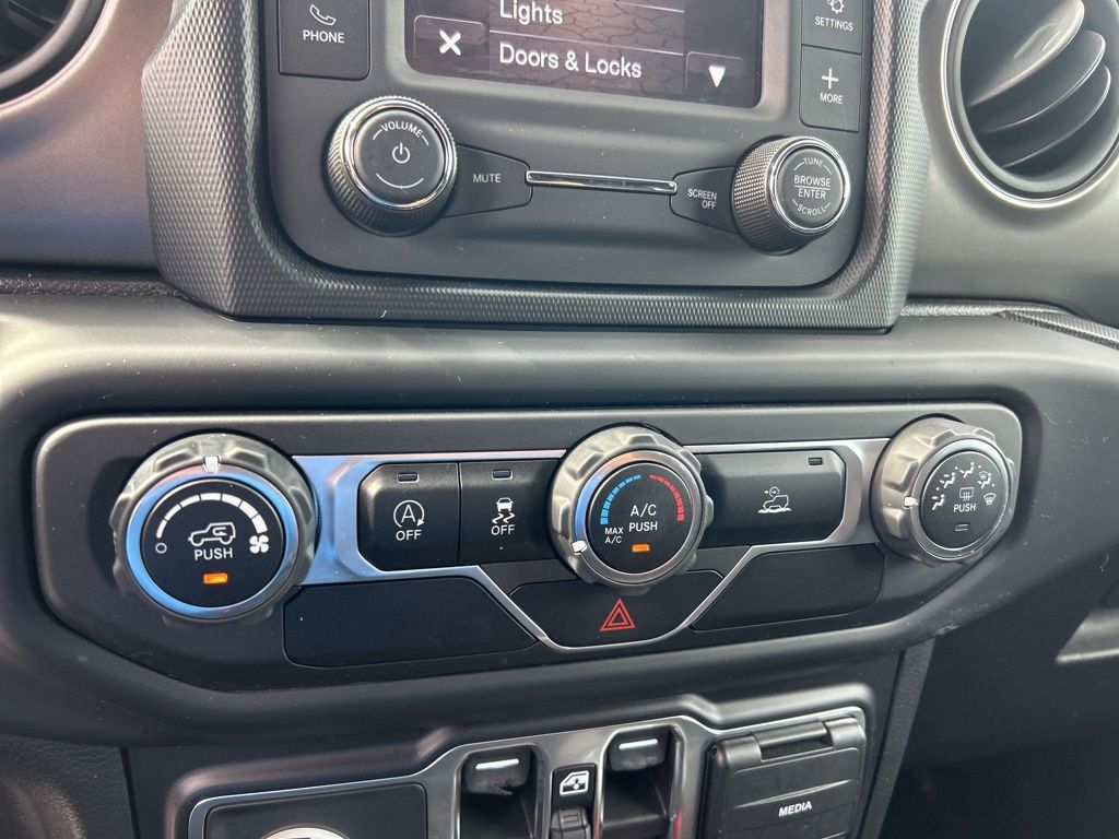 2021 Jeep Wrangler Unlimited Willys photo 38