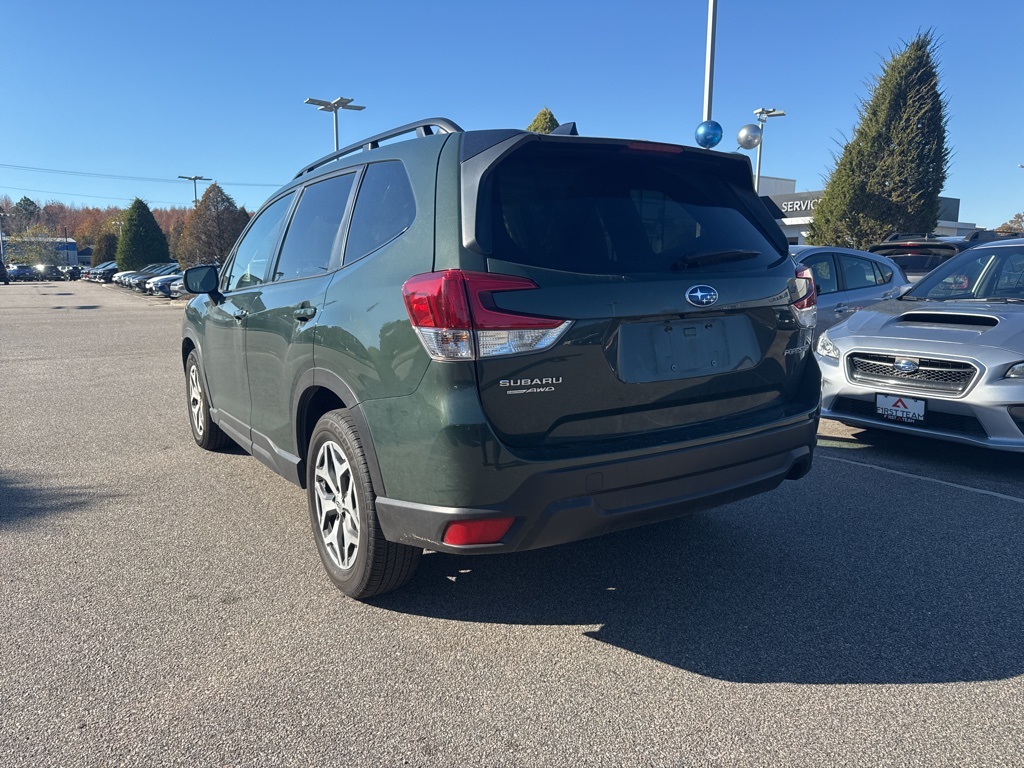 2024 Subaru Forester Premium photo 3