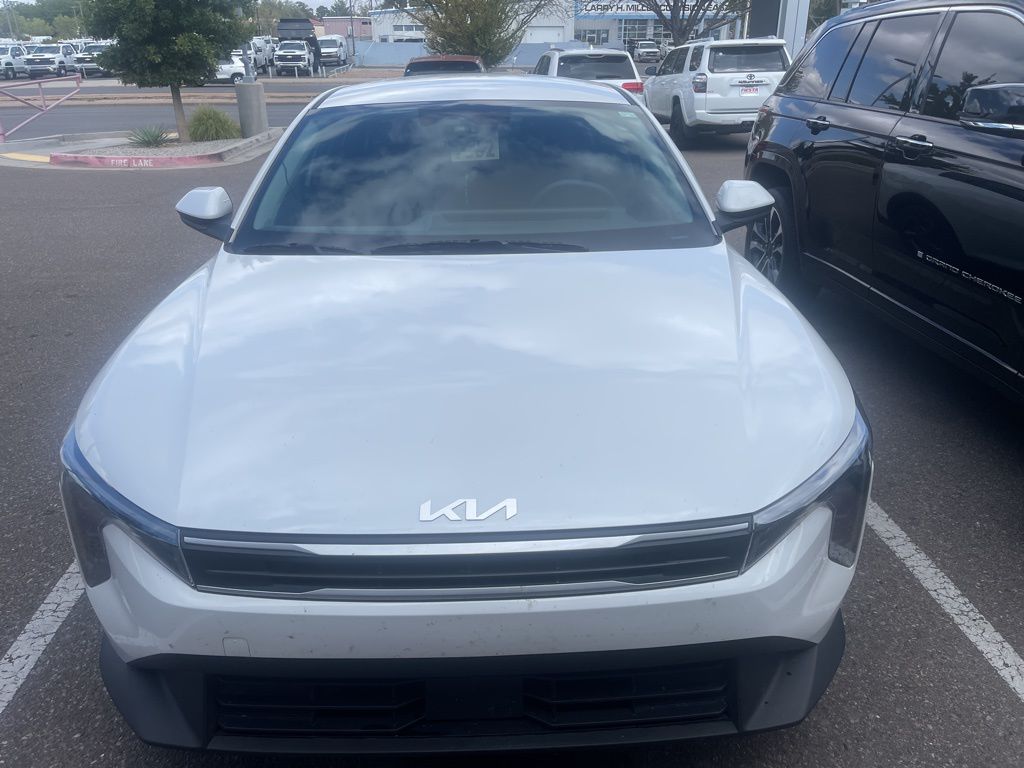 2025 Kia K4 LXS photo 3