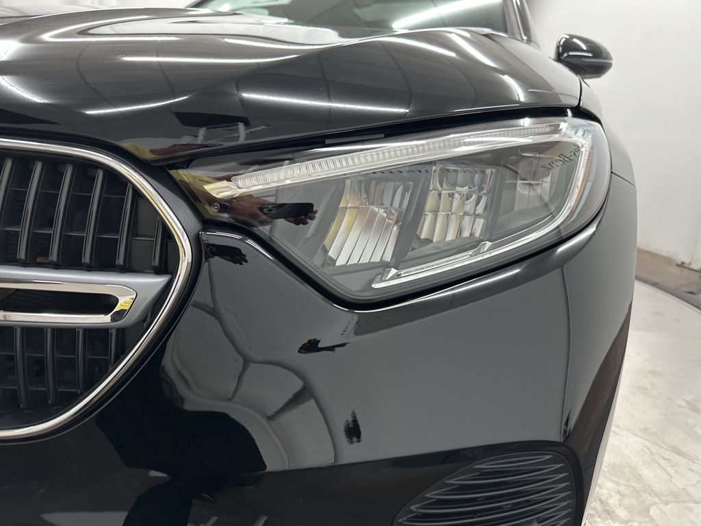2025 Mercedes Benz GLC 300 photo 27