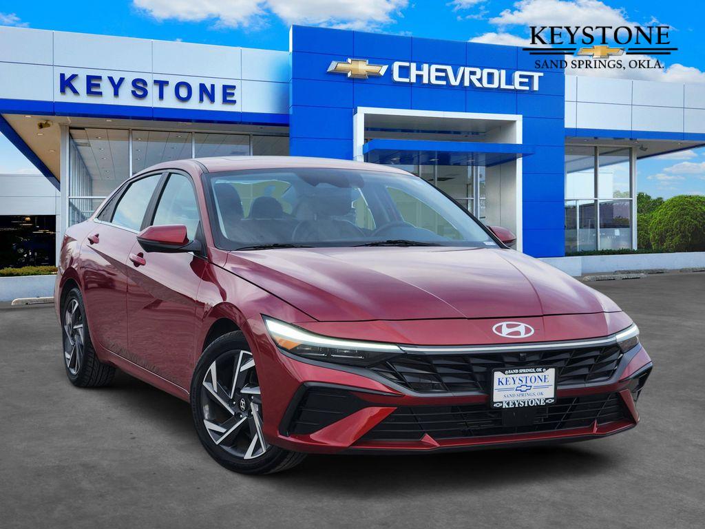 2024 Hyundai Elantra Limited's photo