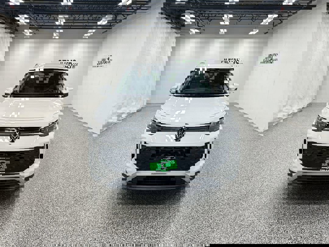 2025 Volkswagen Tiguan S photo 2