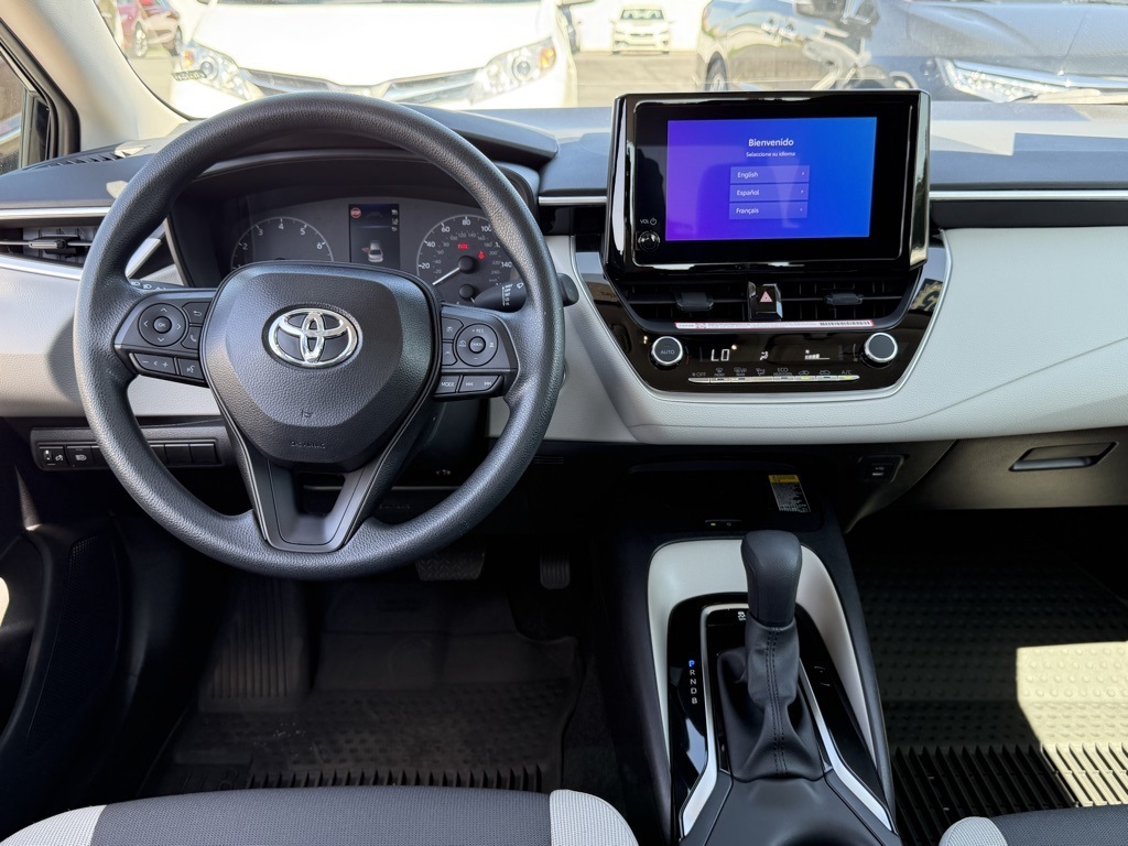 2025 Toyota Corolla LE photo 25