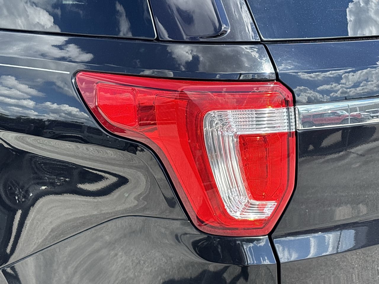 2016 Ford Explorer XLT photo 7