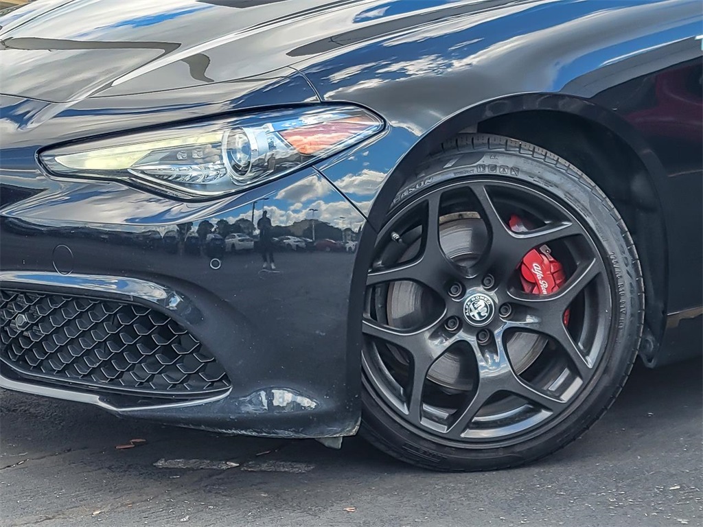 2023 Alfa Romeo Giulia Ti photo 2