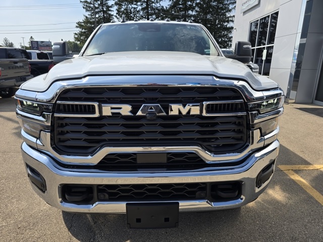 2025 Ram 2500 Tradesman photo 3