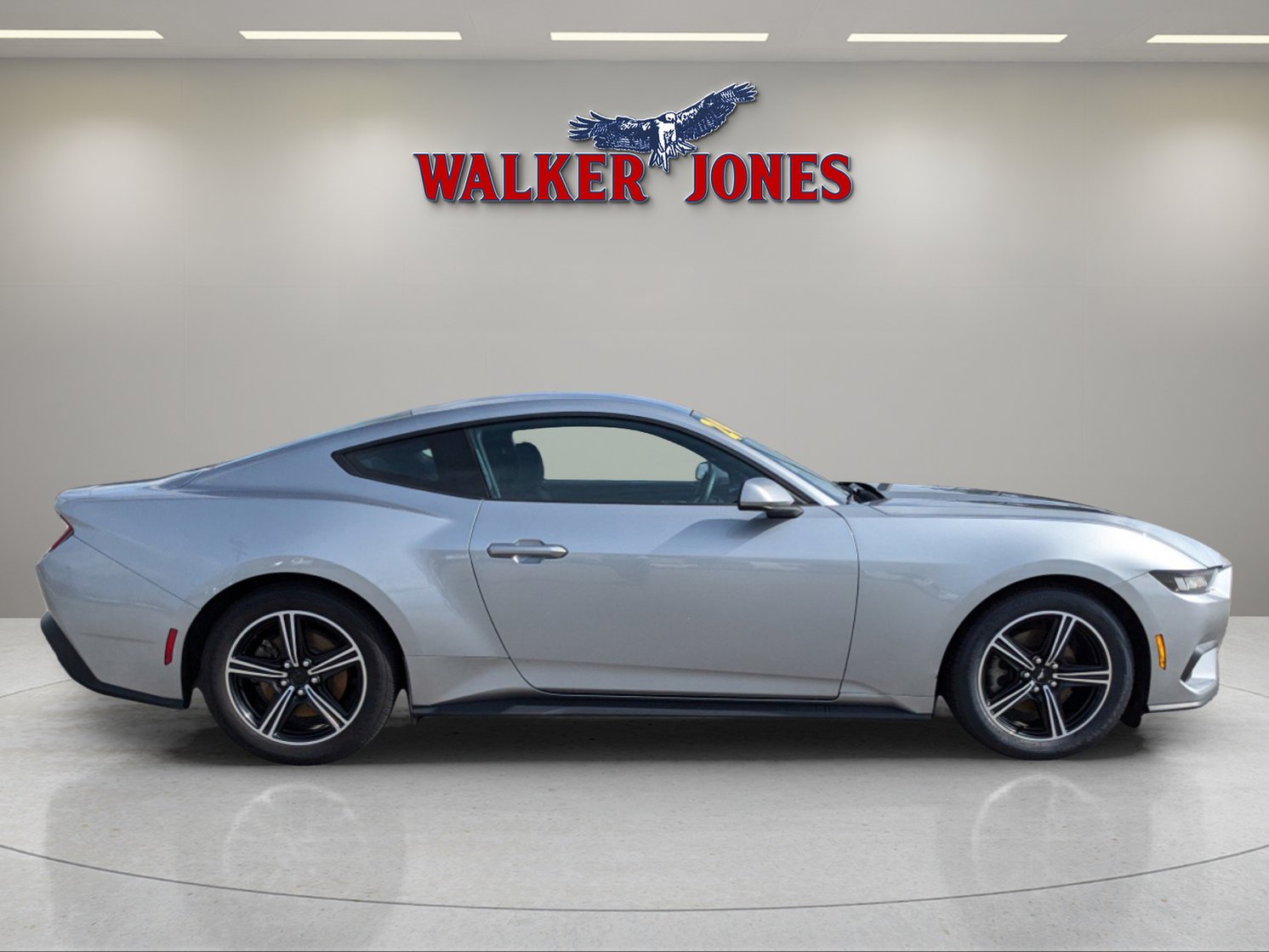 2024 Ford Mustang EcoBoost photo 2