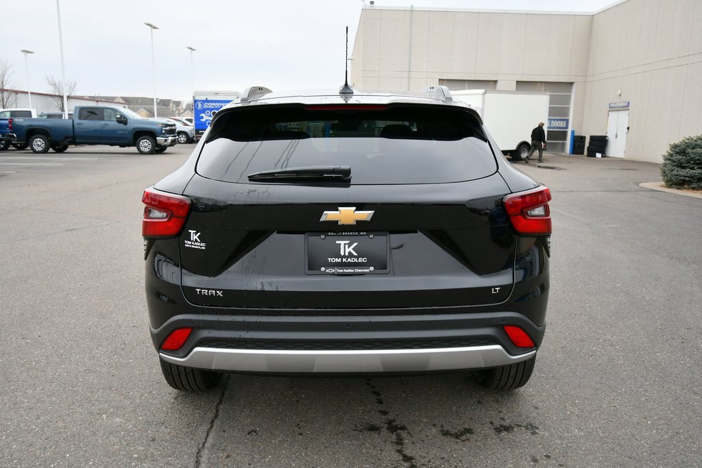 2025 Chevrolet Trax LT photo 5