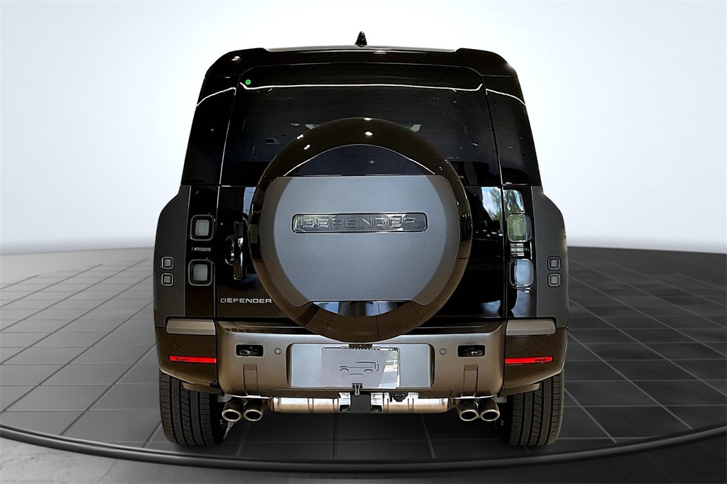 2026 Land Rover Defender photo 2