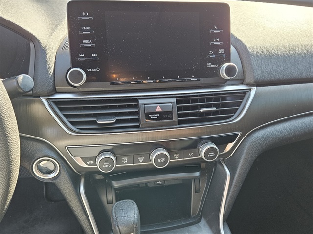 2018 Honda Accord LX photo 17