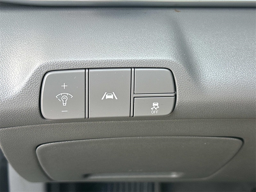 2023 Hyundai Elantra SEL photo 23