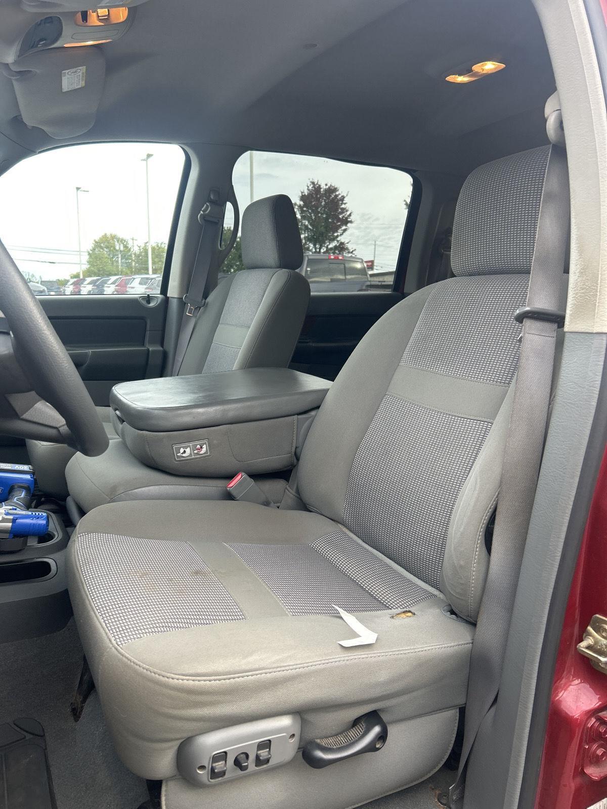 2006 Dodge Ram SLT photo 3
