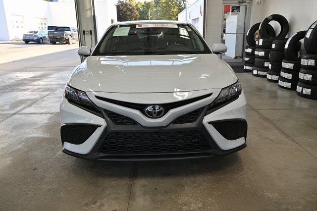 2023 Toyota Camry SE photo 2