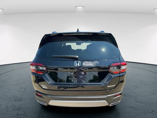 2025 Honda Pilot Touring photo 5