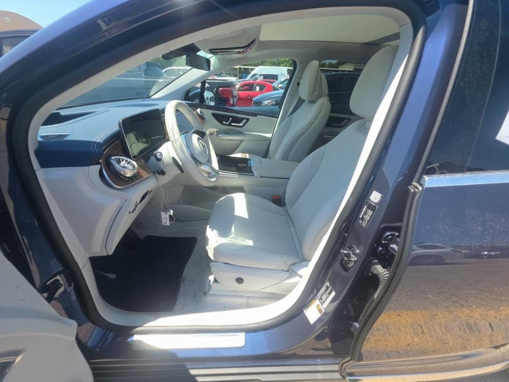 2024 Mercedes Benz EQE SUV 350 photo 3