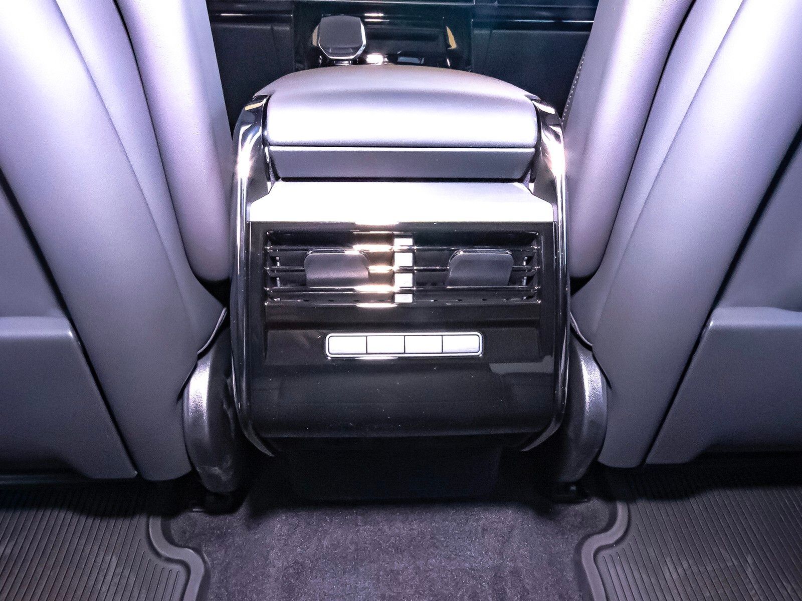 2025 Land Rover Range Rover Sport SE photo 43