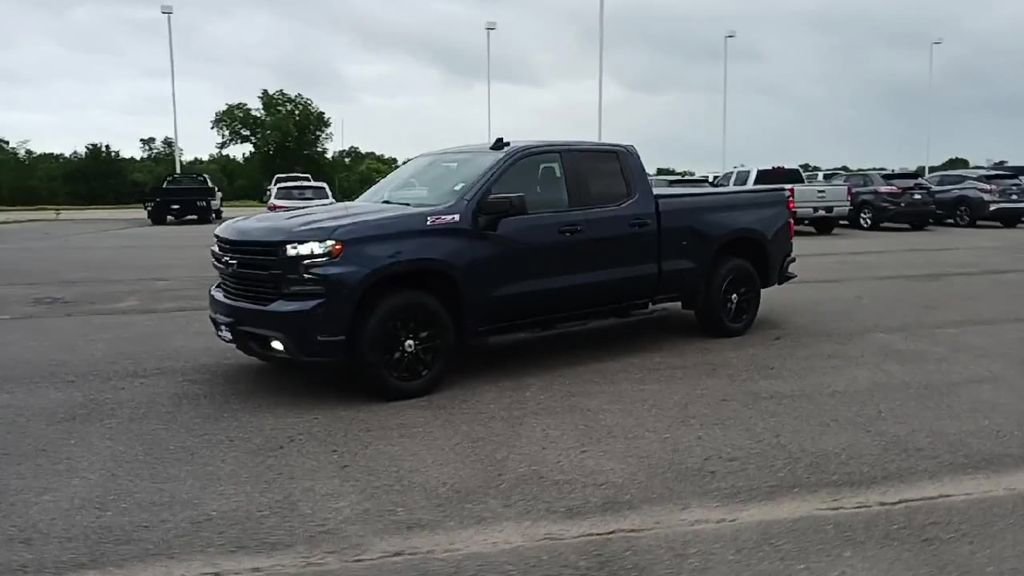 2020 Chevrolet Silverado 1500 RST photo 3