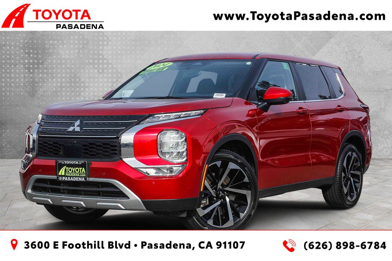 2024 Mitsubishi Outlander SE's photo