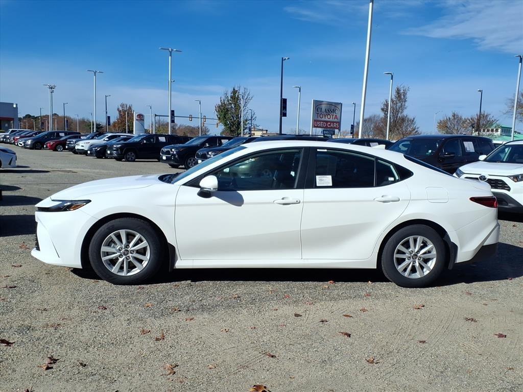 2026 Toyota Camry LE photo 4
