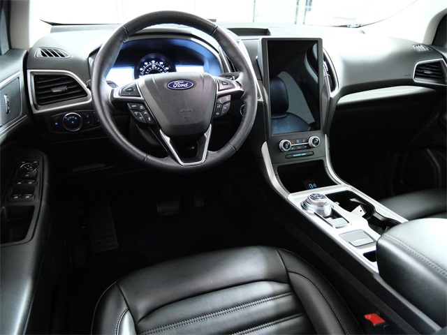 2023 Ford Edge SEL photo 4