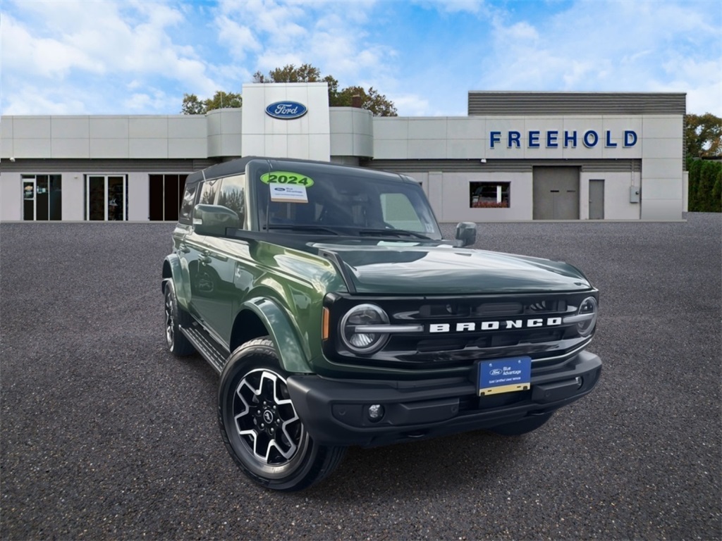 2024 Ford Bronco 4-Door Outer Banks's photo