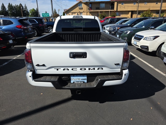 2023 Toyota Tacoma Limited V6 photo 4