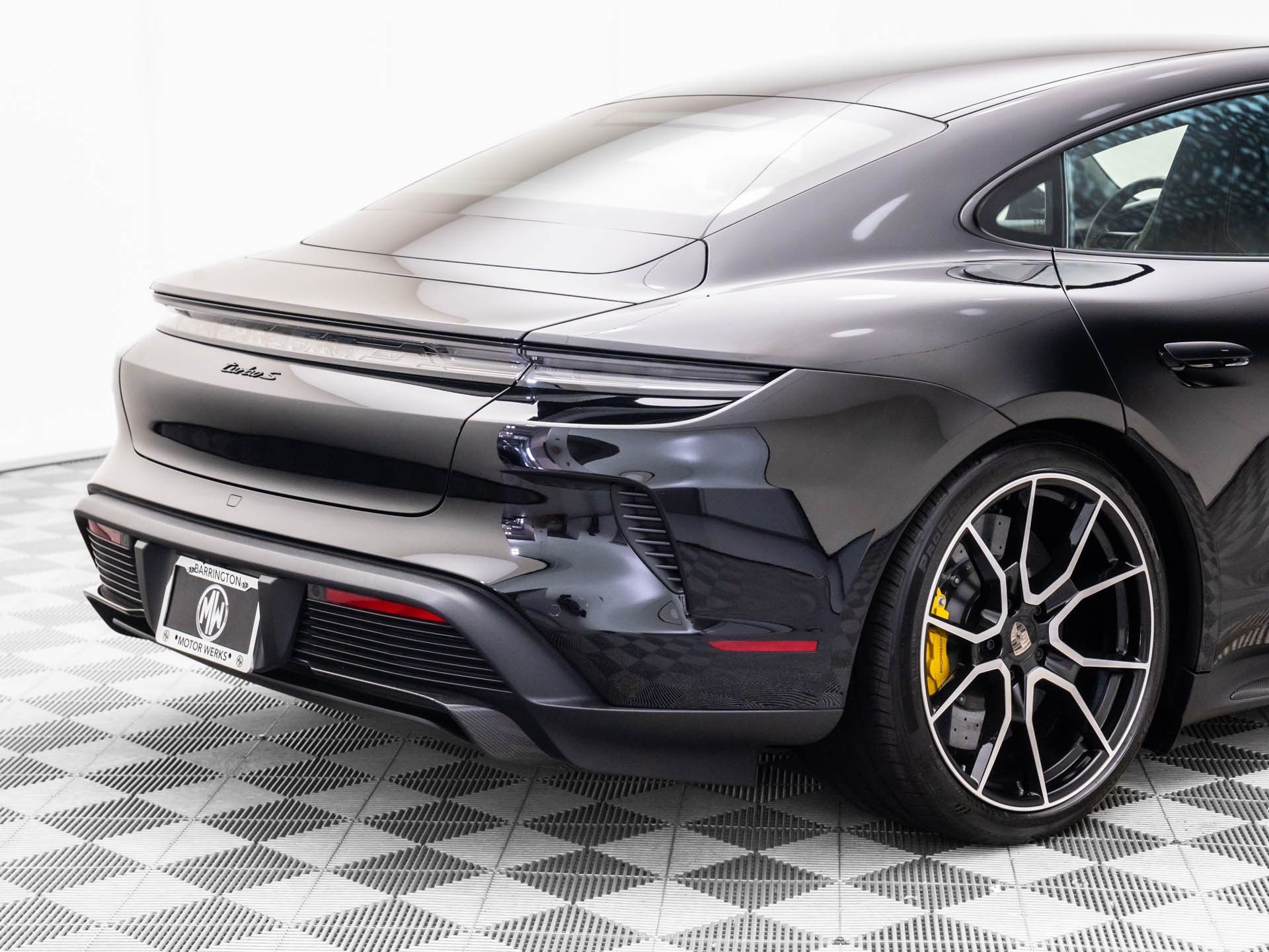 2025 Porsche Taycan Turbo S photo 32