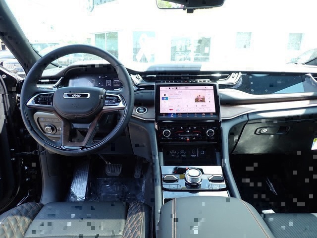 2022 Jeep Grand Cherokee Summit 4xe photo 12