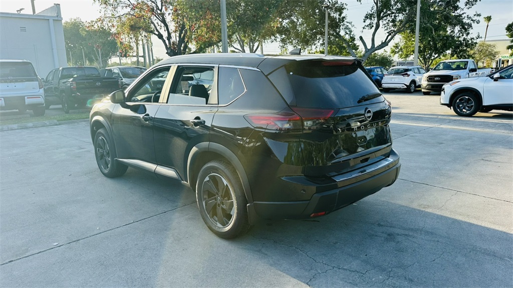 2025 Nissan Rogue SV photo 4