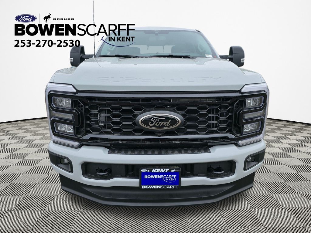 New 2025 Avalanche Ford Lariat image 2