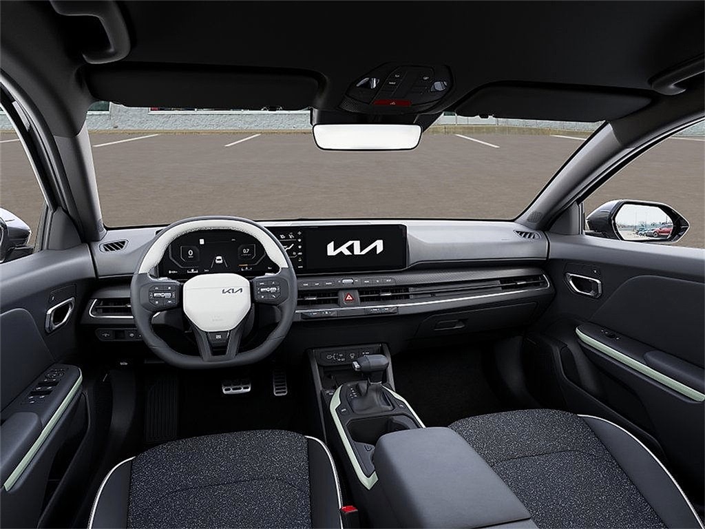 2025 Kia K4 GT-Line photo 12
