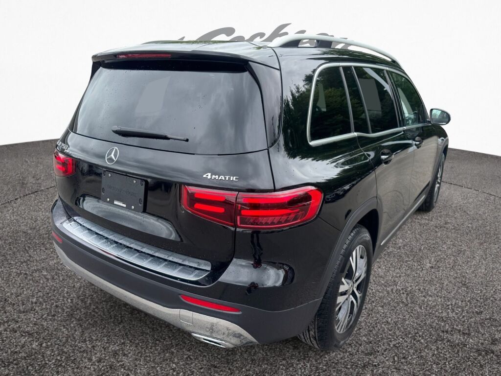 2026 Mercedes Benz GLB 250 4MATIC photo 4