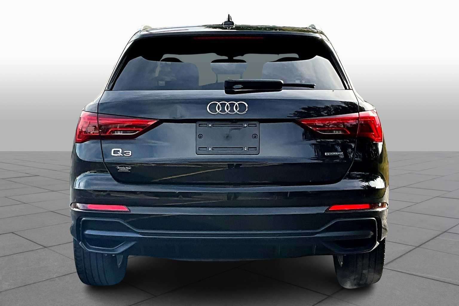 2021 Audi Q3 S line Premium photo 4