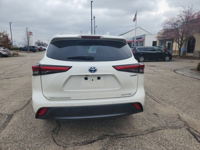 2021 Toyota Highlander Hybrid Limited photo 2