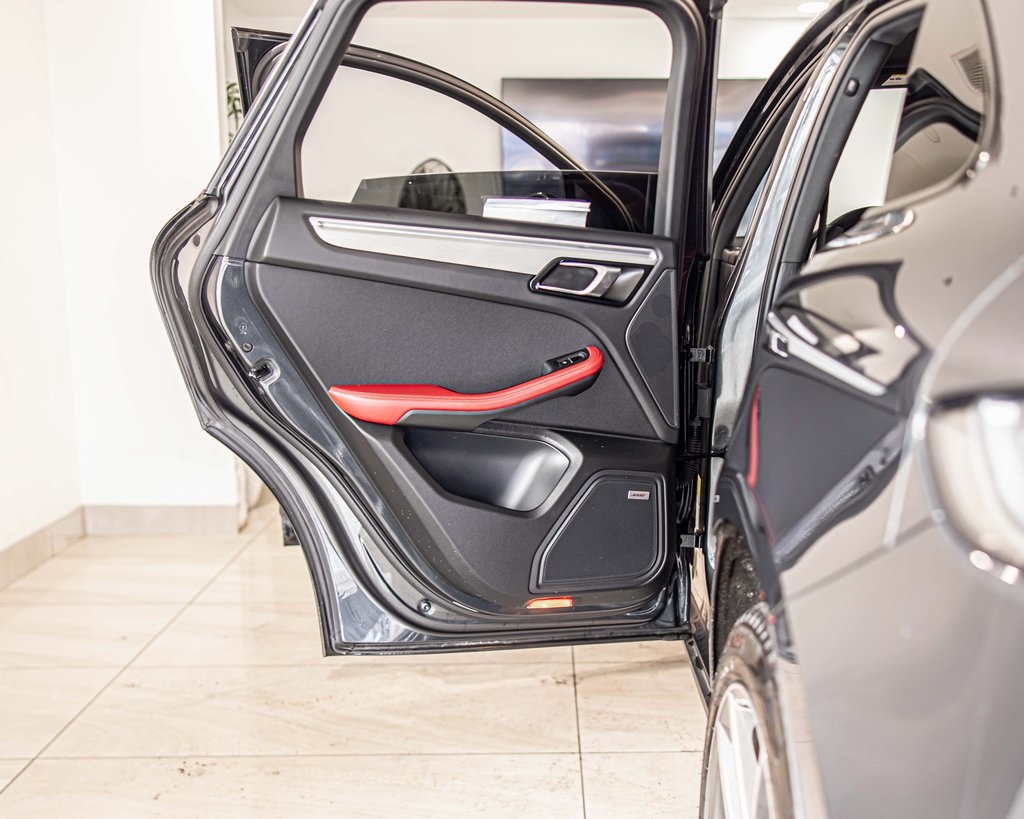 2023 PORSCHE MACAN - Image 34