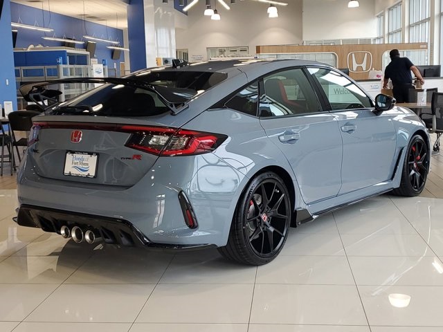 2025 Honda Civic Type R photo 3
