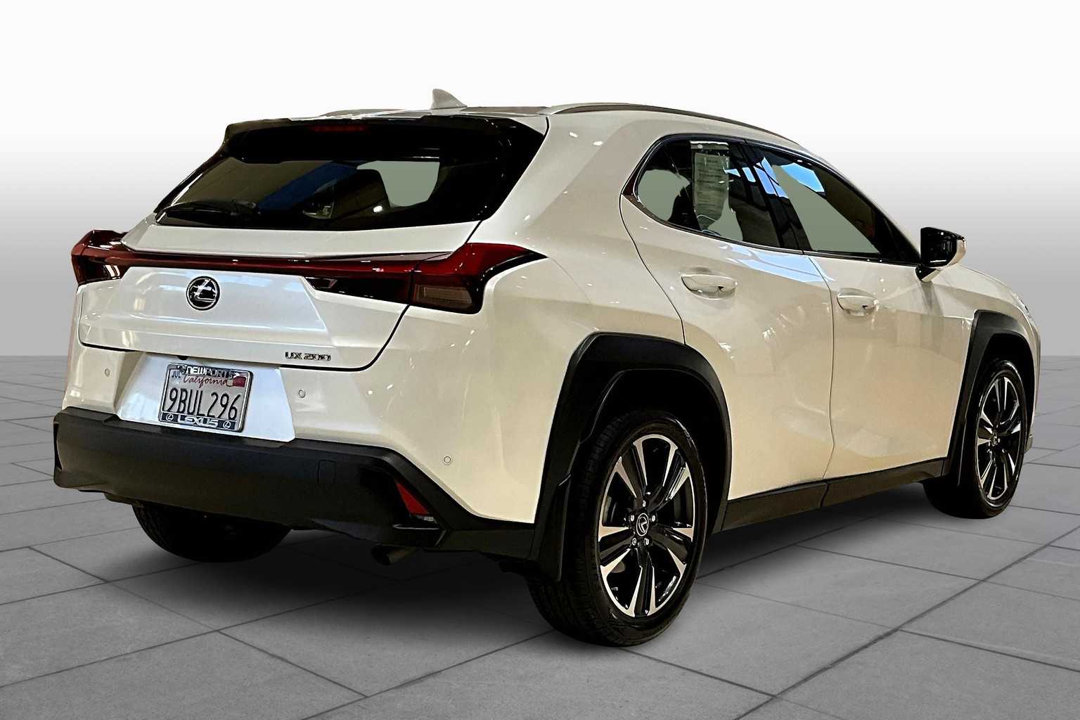 2022 Lexus UX 200 photo 11