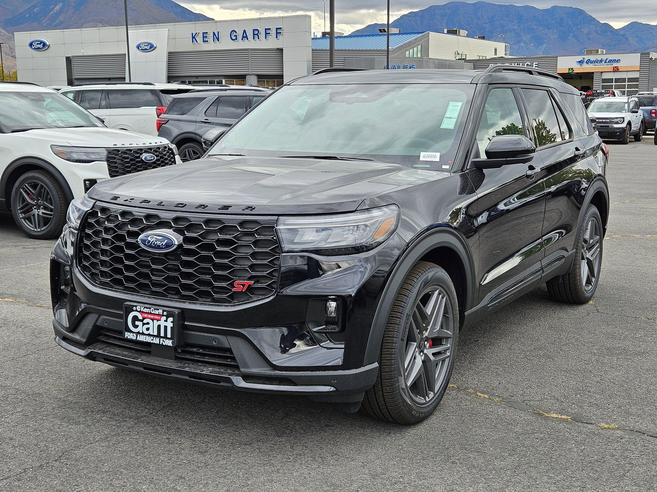 2025 Ford Explorer ST photo 6