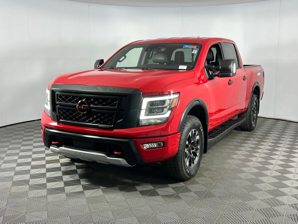 2023 Nissan Titan PRO-4X photo 2