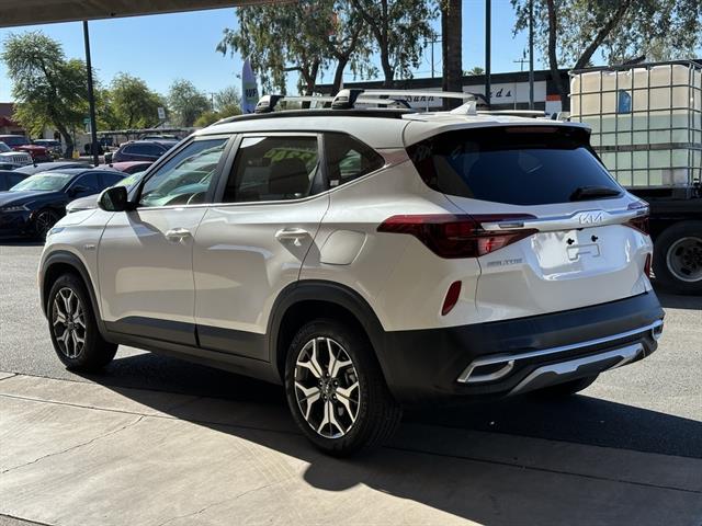 2023 Kia Seltos EX photo 4