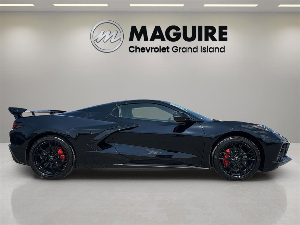 2025 Chevrolet Corvette Stingray 2LT photo 2